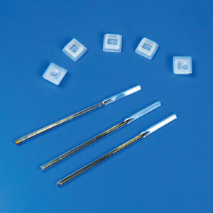 Plug cap for square cuvettes
