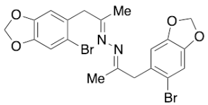 (1E,2E)-1,2-Bis(1-(6-bromobenzo[d][1,3]dioxol-5-yl)propan-2-ylidene)hydrazine
