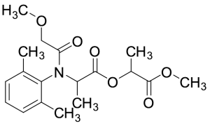 1-Methoxy-1-oxopropan-2-yl N-(2,6-Dimethylphenyl)-N-(2-methoxyacetyl)alaninate